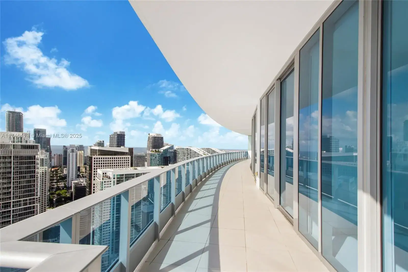 200 Biscayne Boulevard Way # 5304, Miami FL 33131 photo 2