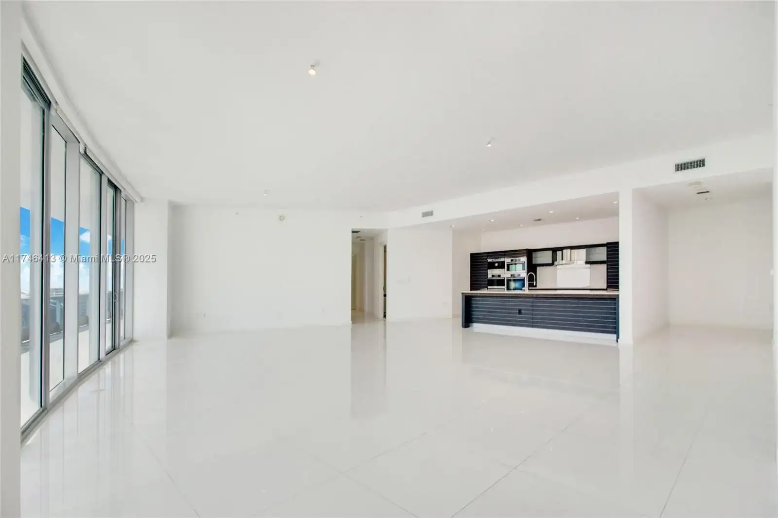 200 Biscayne Boulevard Way # 5304, Miami FL 33131 photo 4