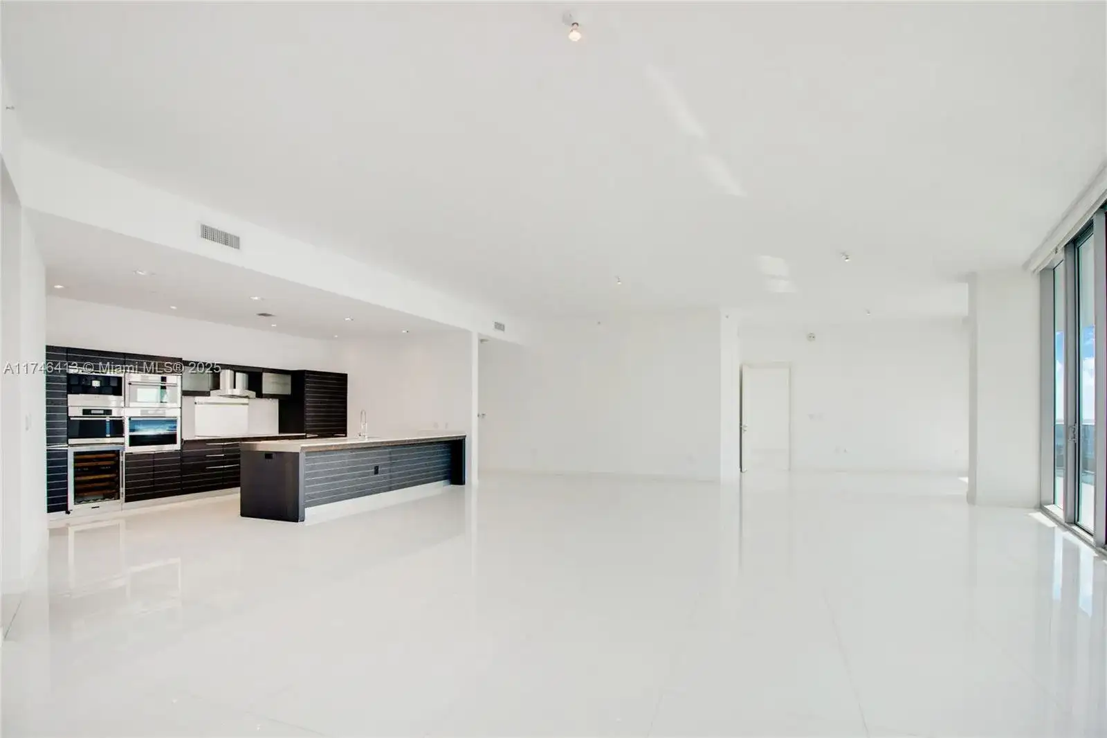 200 Biscayne Boulevard Way # 5304, Miami FL 33131 photo 5