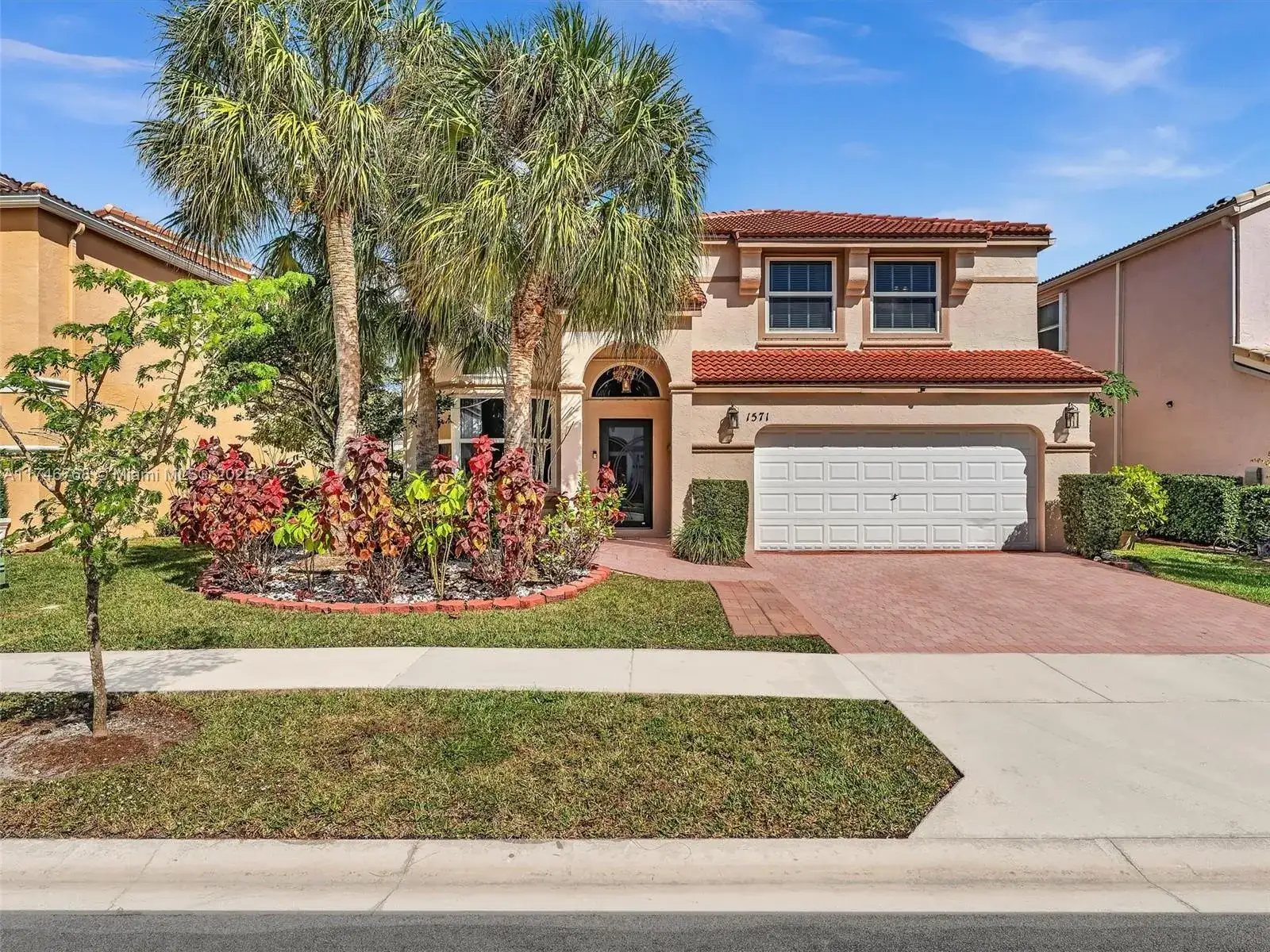 1571 NW 159th Ave, Pembroke Pines FL 33028 photo 2