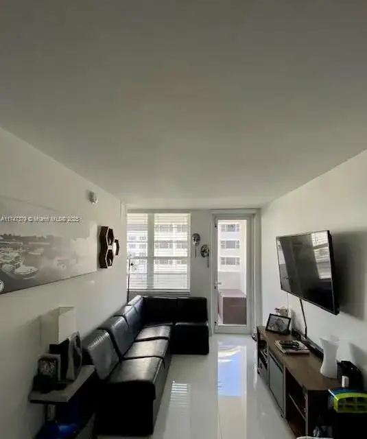 100 Lincoln Rd # 727, Miami Beach FL 33139 photo 2