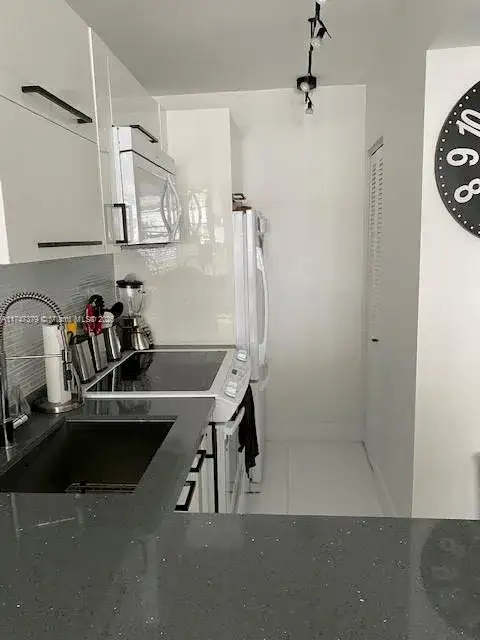 100 Lincoln Rd # 727, Miami Beach FL 33139 photo 4