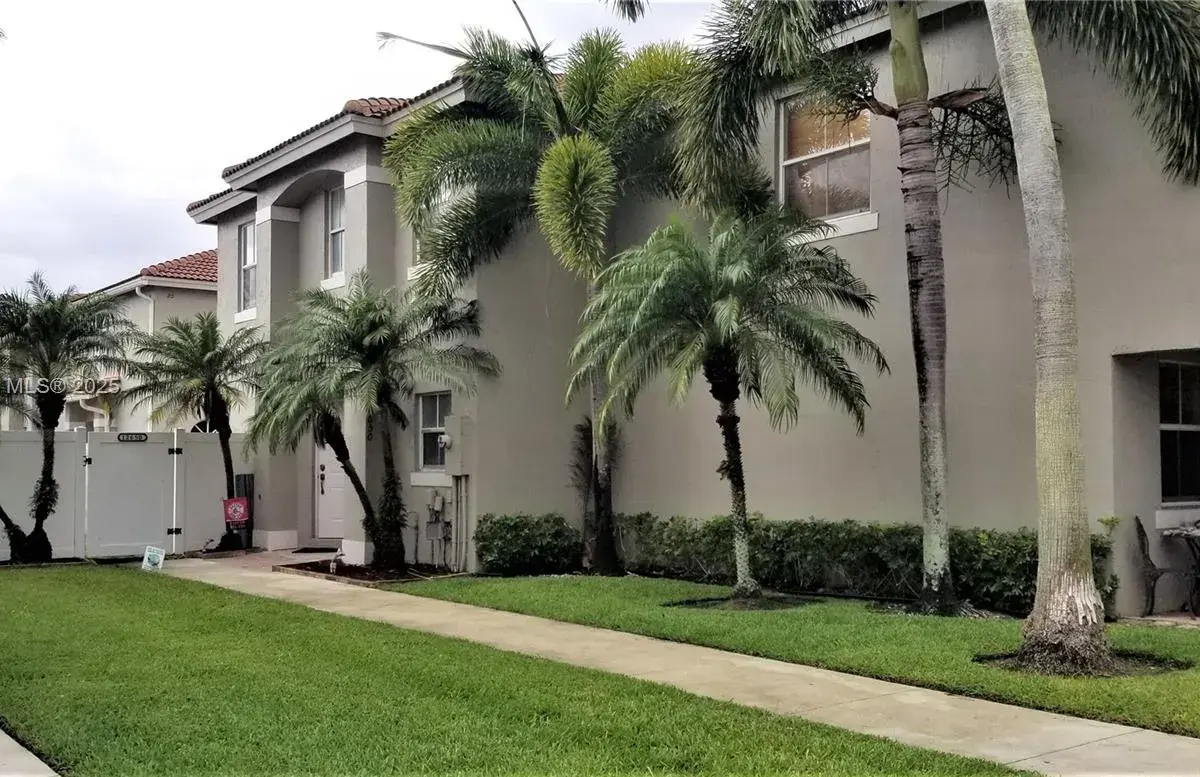 12650 SW 54th St, Miramar FL 33027