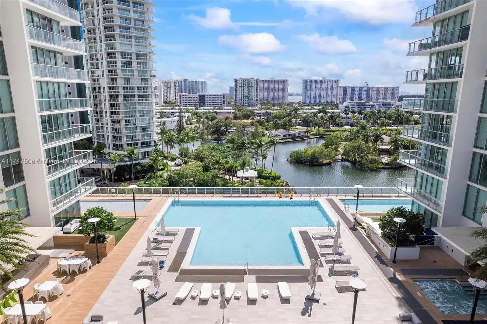 330 Sunny Isles Blvd # 1408, Sunny Isles Beach FL 33160 photo 3