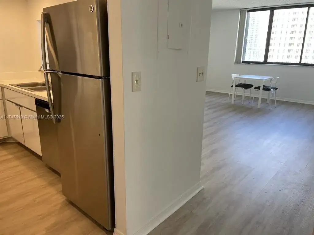 540 Brickell Key Dr # 1600, Miami FL 33131 photo 5