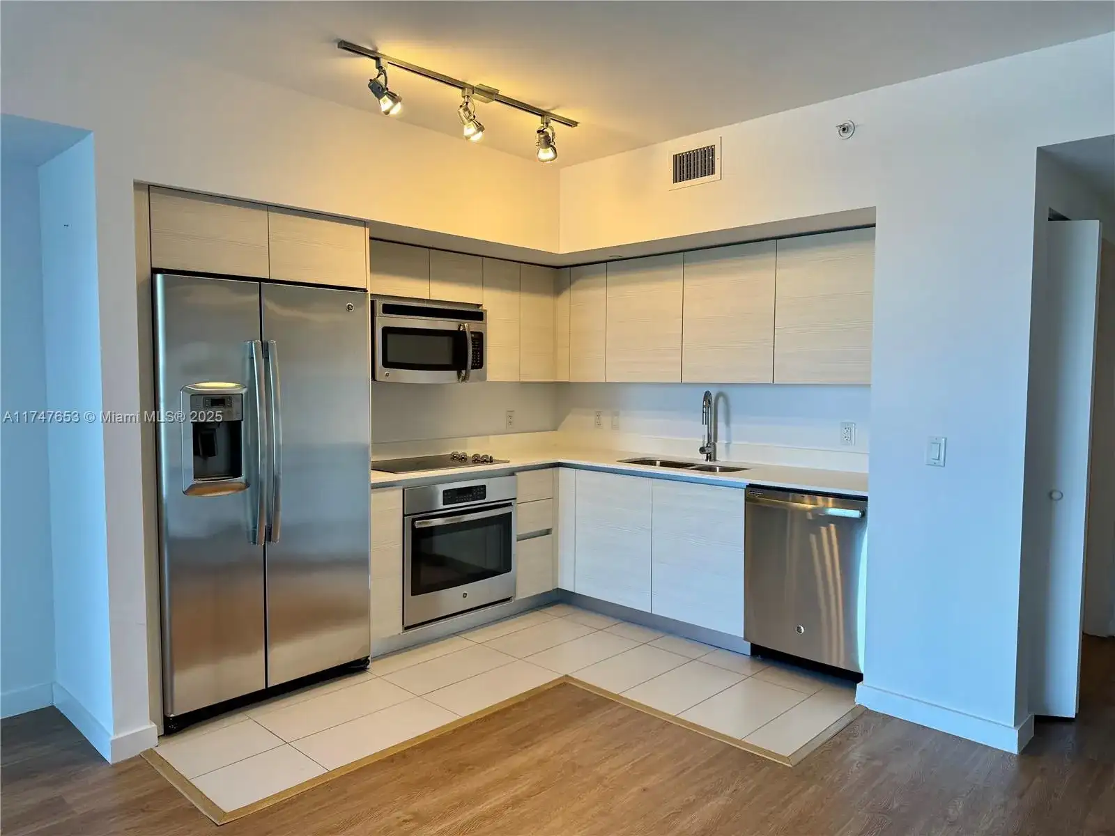 4250 Biscayne Blvd # 1006, Miami FL 33137 photo 4