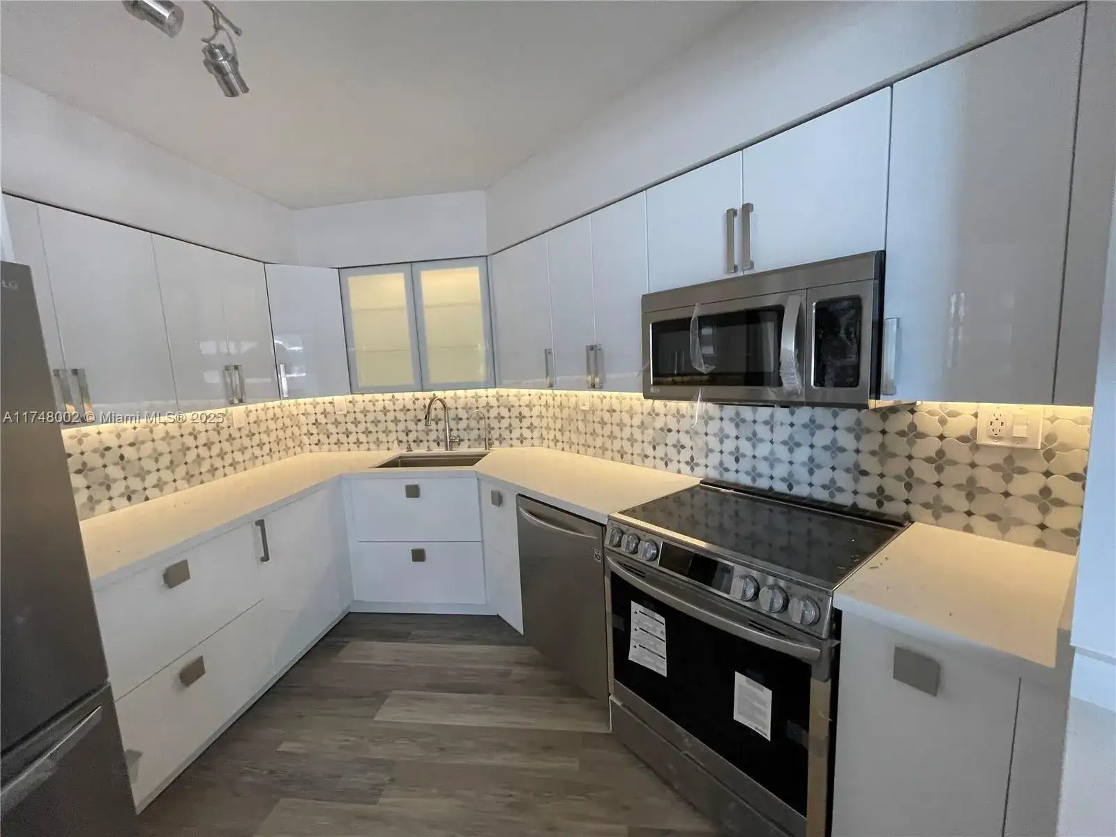 5161 Collins Ave # 1012, Miami Beach FL 33140 photo 5