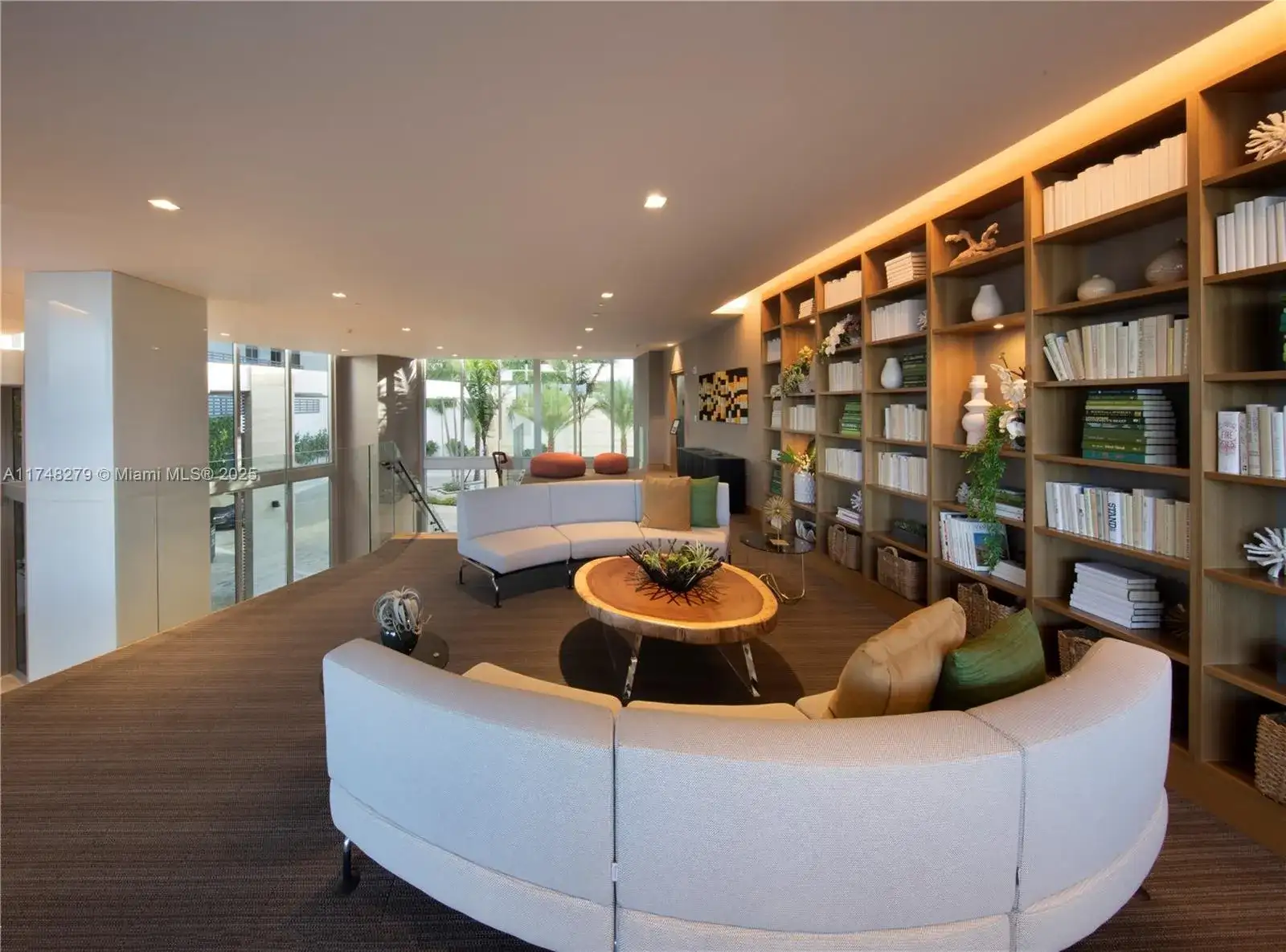 16385 Biscayne Blvd # 1221, North Miami Beach FL 33160 photo 3