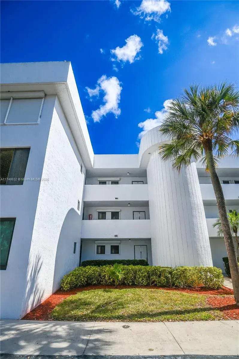 1490 Sheridan St # 12A, Hollywood FL 33020