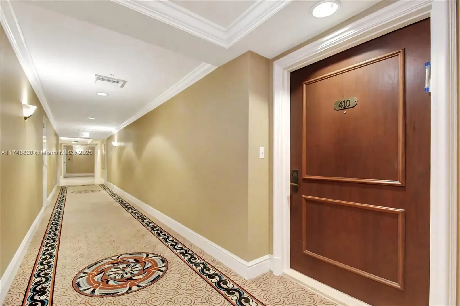 2000 ISLAND Blvd # 410, Aventura FL 33160 photo 2