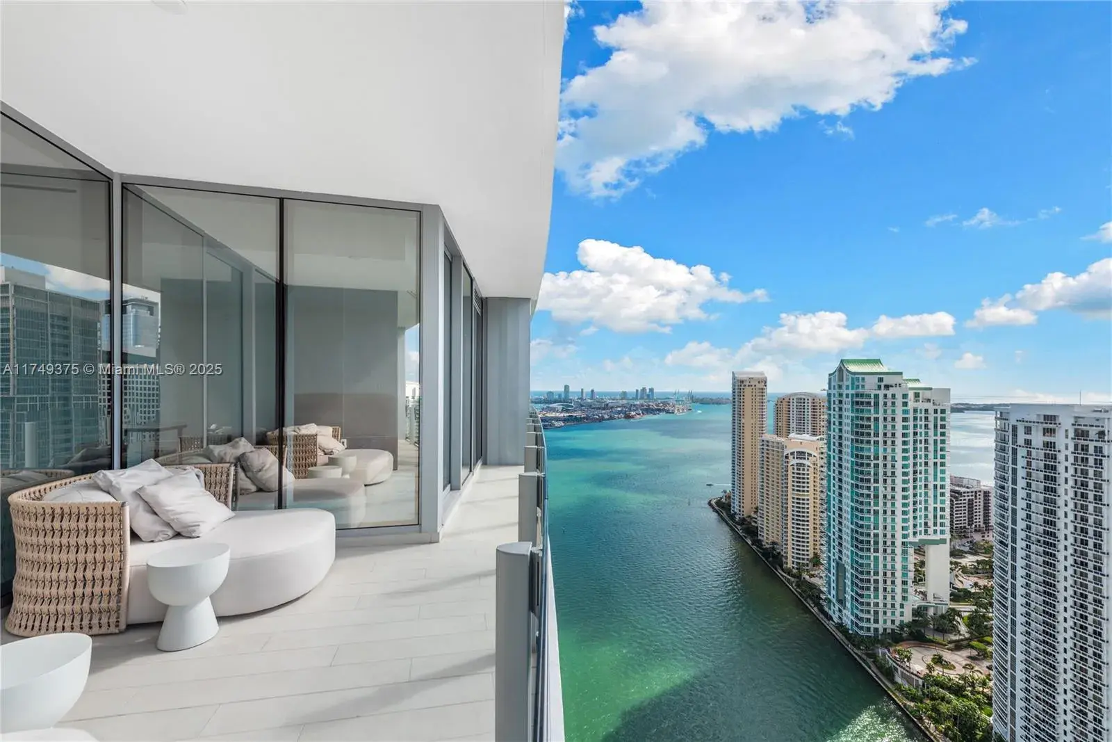 300 Biscayne Blvd Way # 3905W, Miami FL 33131