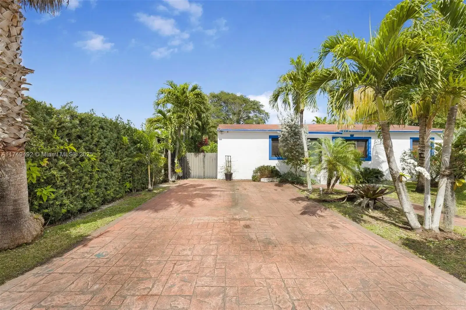 281 NW 147th St, Miami FL 33168 photo 2