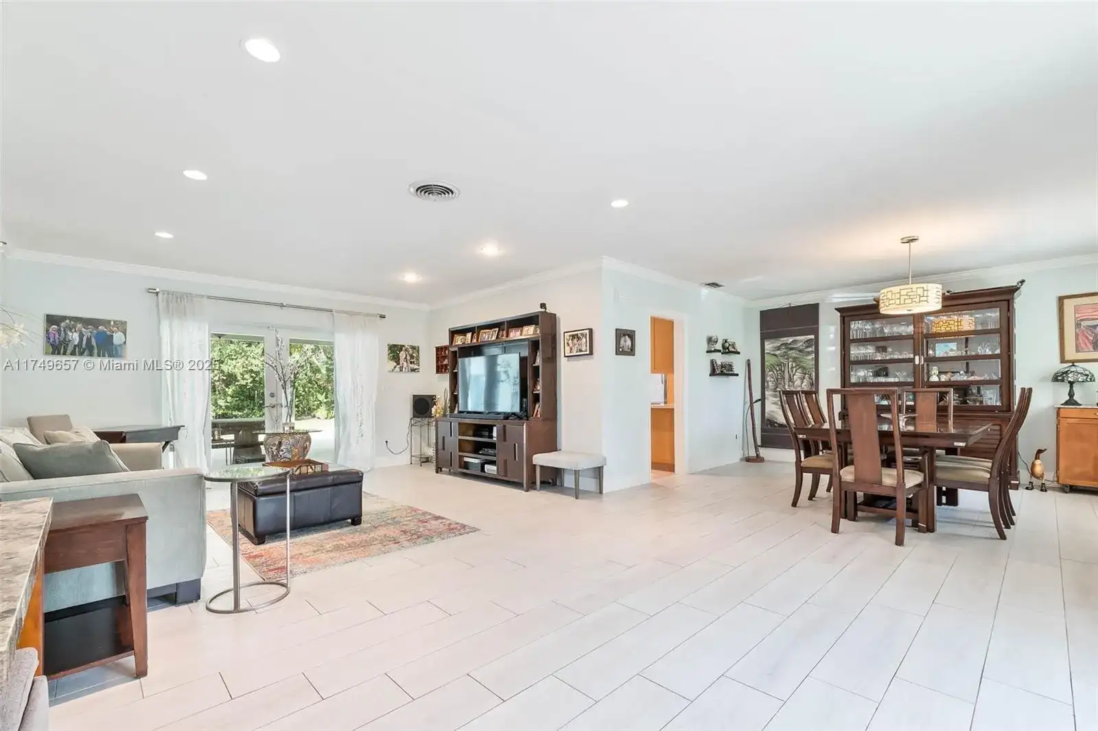 7405 SW 132nd St, Pinecrest FL 33156 photo 3