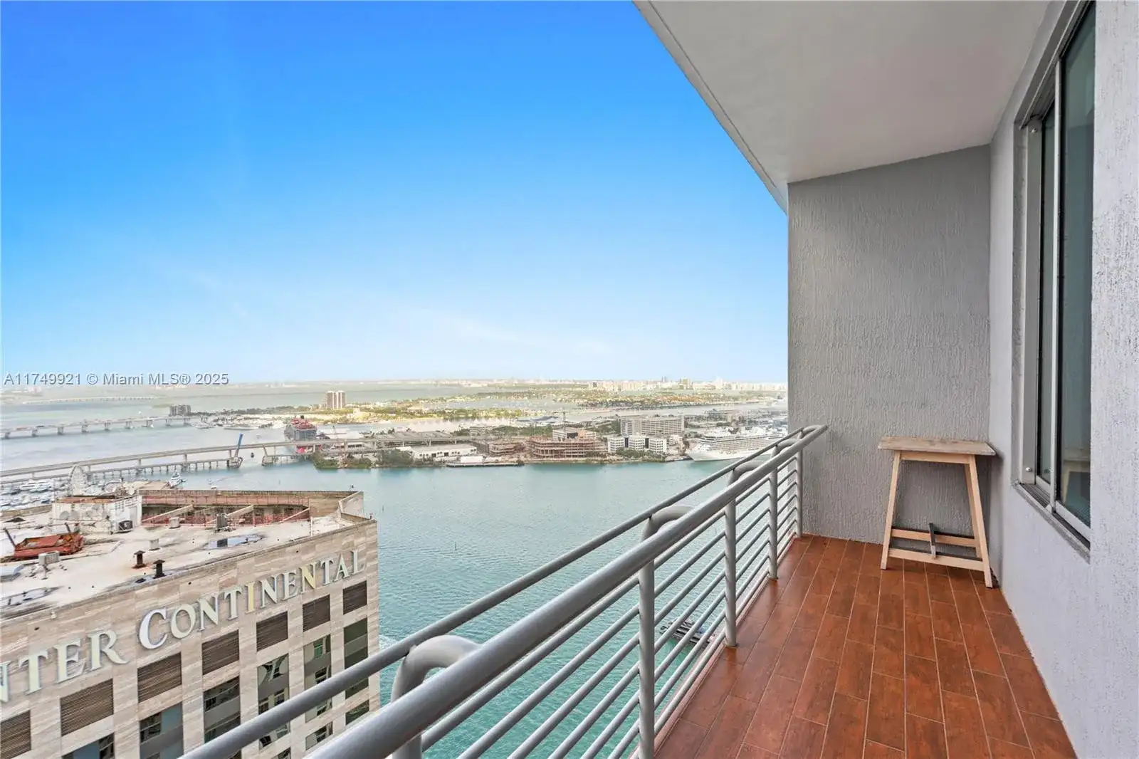 335 S Biscayne Blvd, Miami FL 33131 photo 2