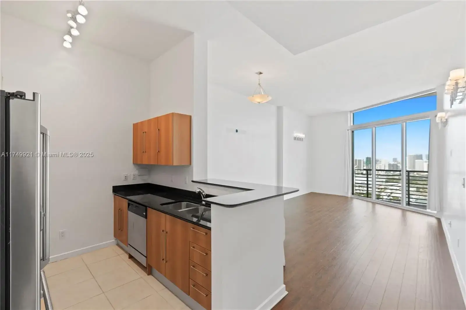 335 S Biscayne Blvd, Miami FL 33131 photo 4