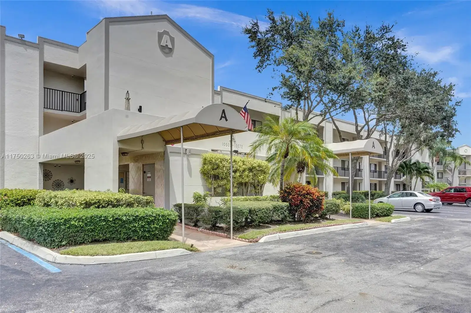 10526 E Clairmont Cir # 212, Tamarac FL 33321 photo 2