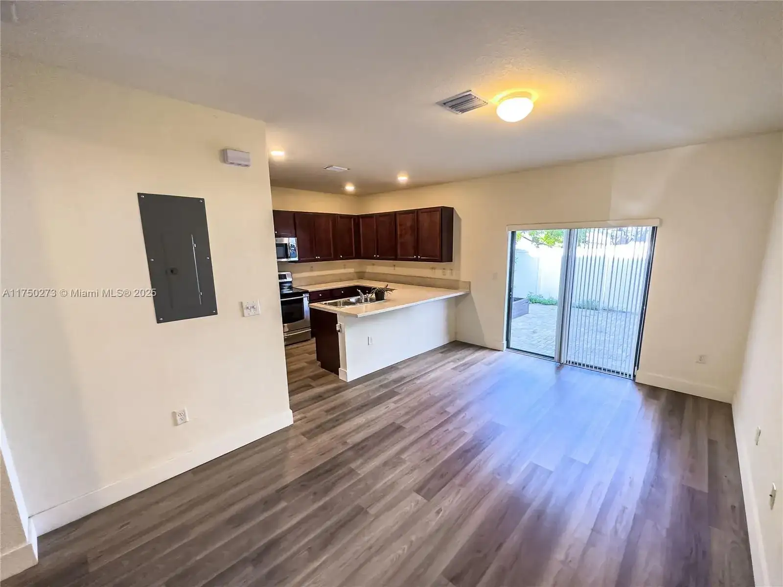 3349 W 105th Ter, Hialeah FL 33018 photo 5