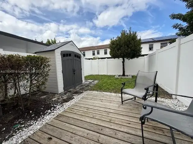 3323 W 106th Ter, Hialeah FL 33018 photo 2