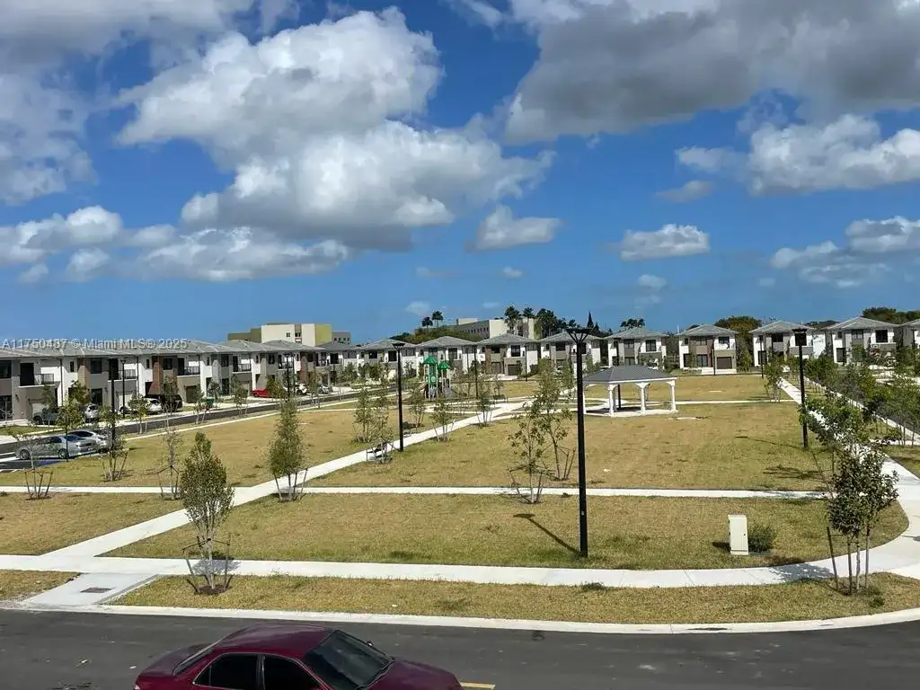 302 NW 11th Ct, Florida City FL 33034 photo 5