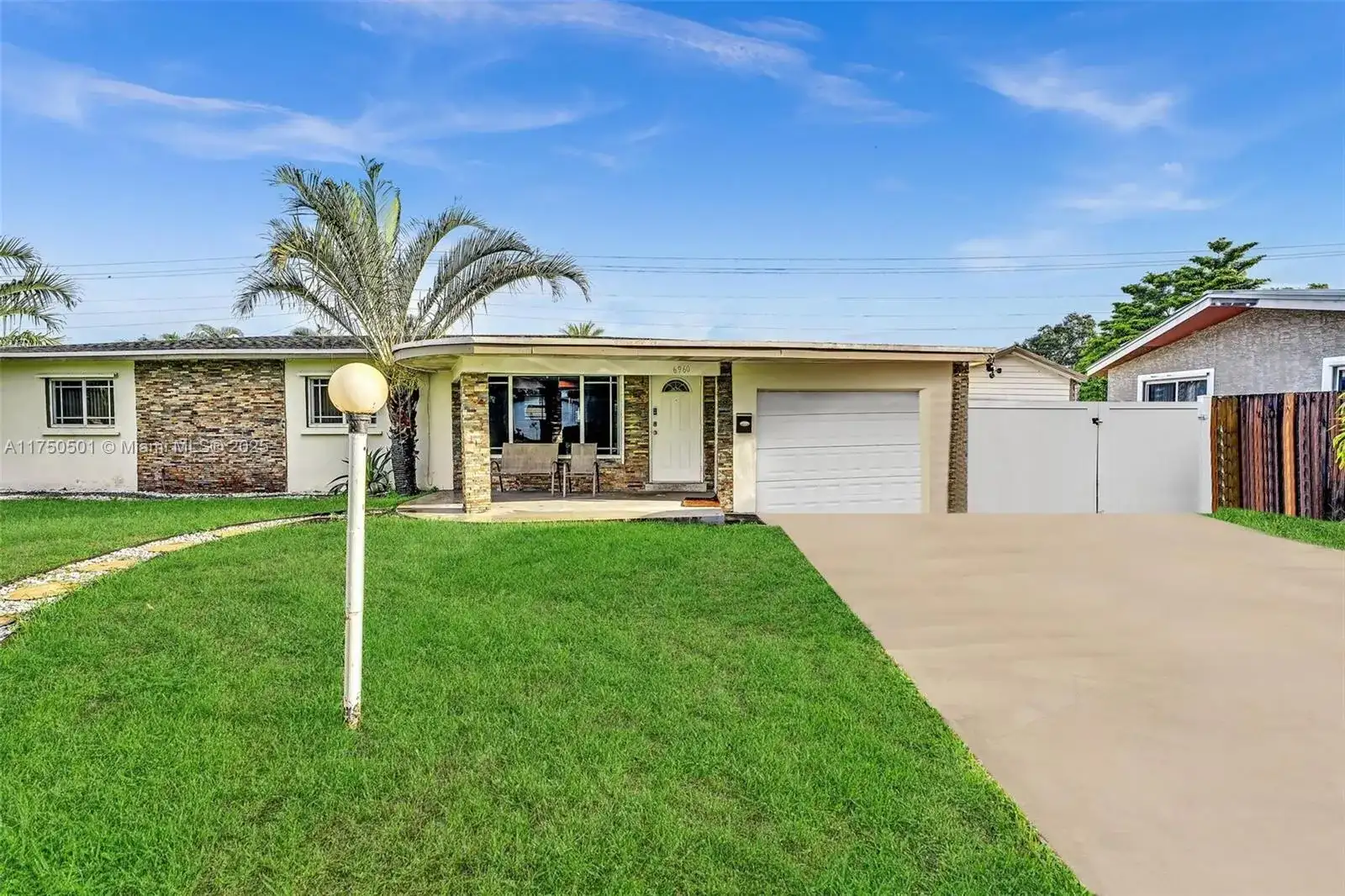 6960 SW 15th St, Pembroke Pines FL 33023 photo 2