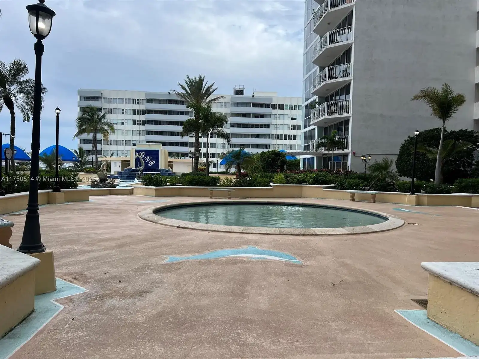 7601 E Treasure Dr # 1006, North Bay Village FL 33141 photo 5