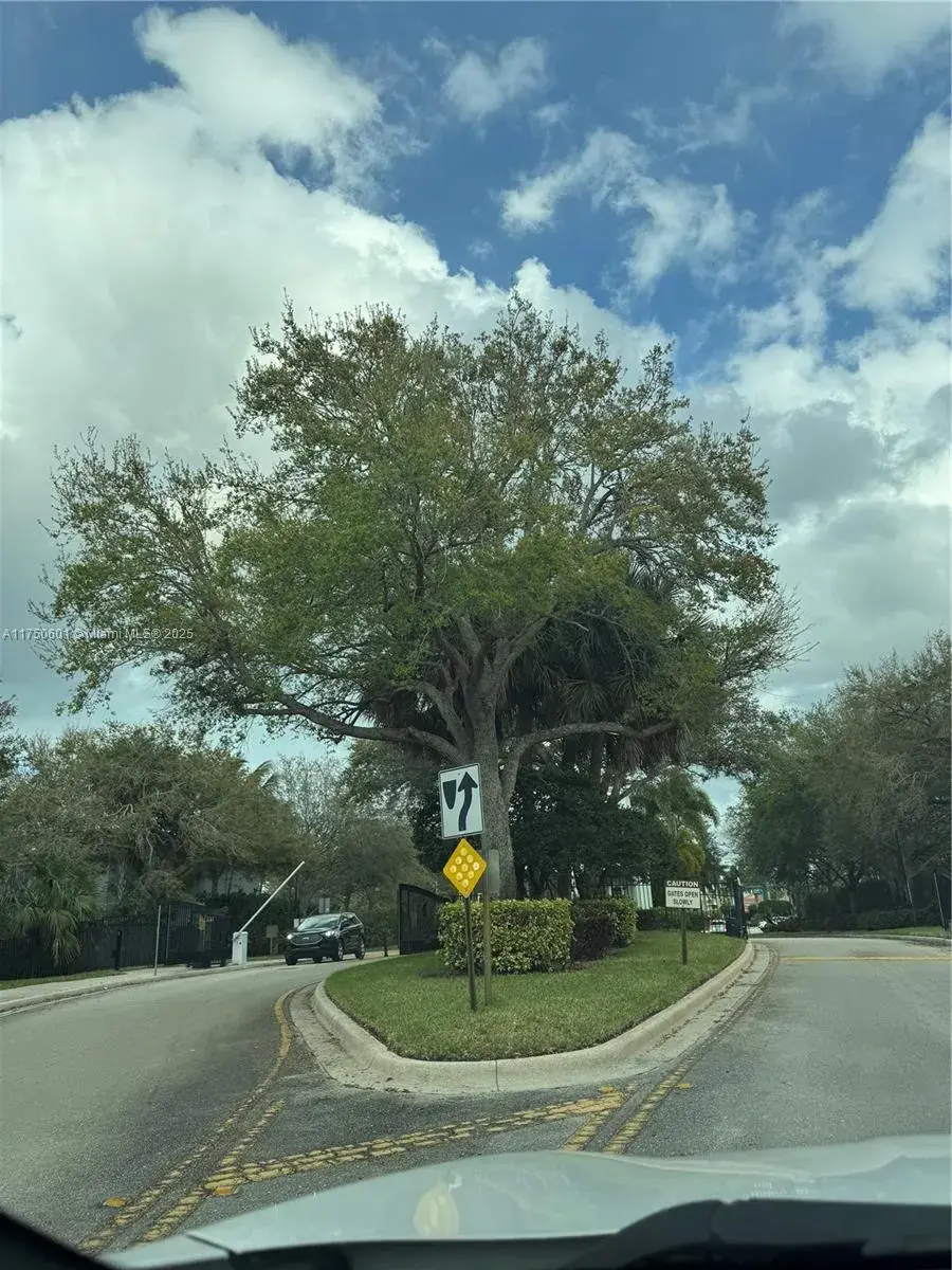 3216 Laurel Ridge Cir, Riviera Beach FL 33404