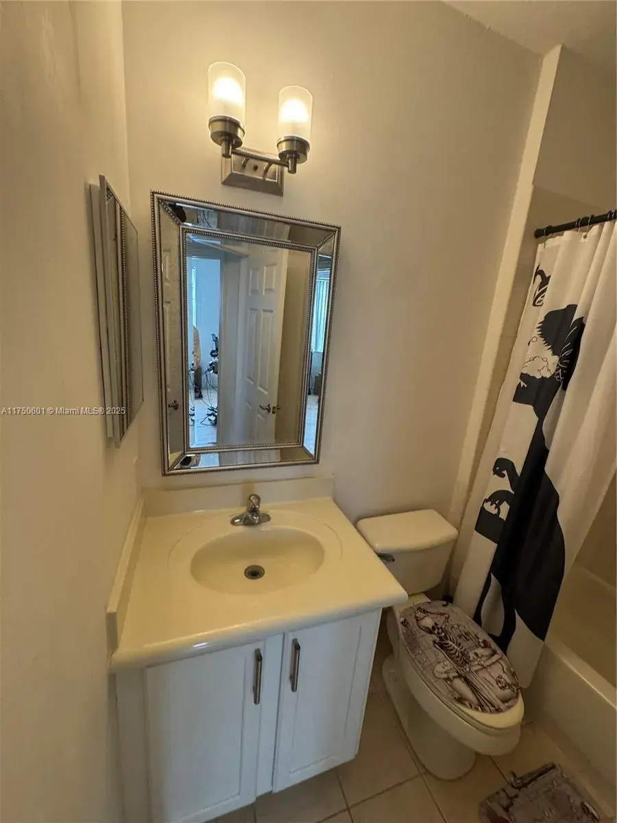 3216 Laurel Ridge Cir, Riviera Beach FL 33404