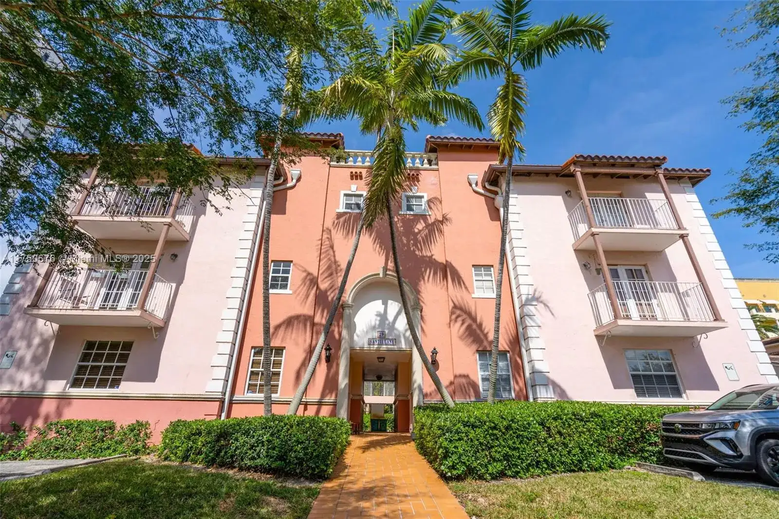 29 Santillane Ave # 7, Coral Gables FL 33134 photo 2