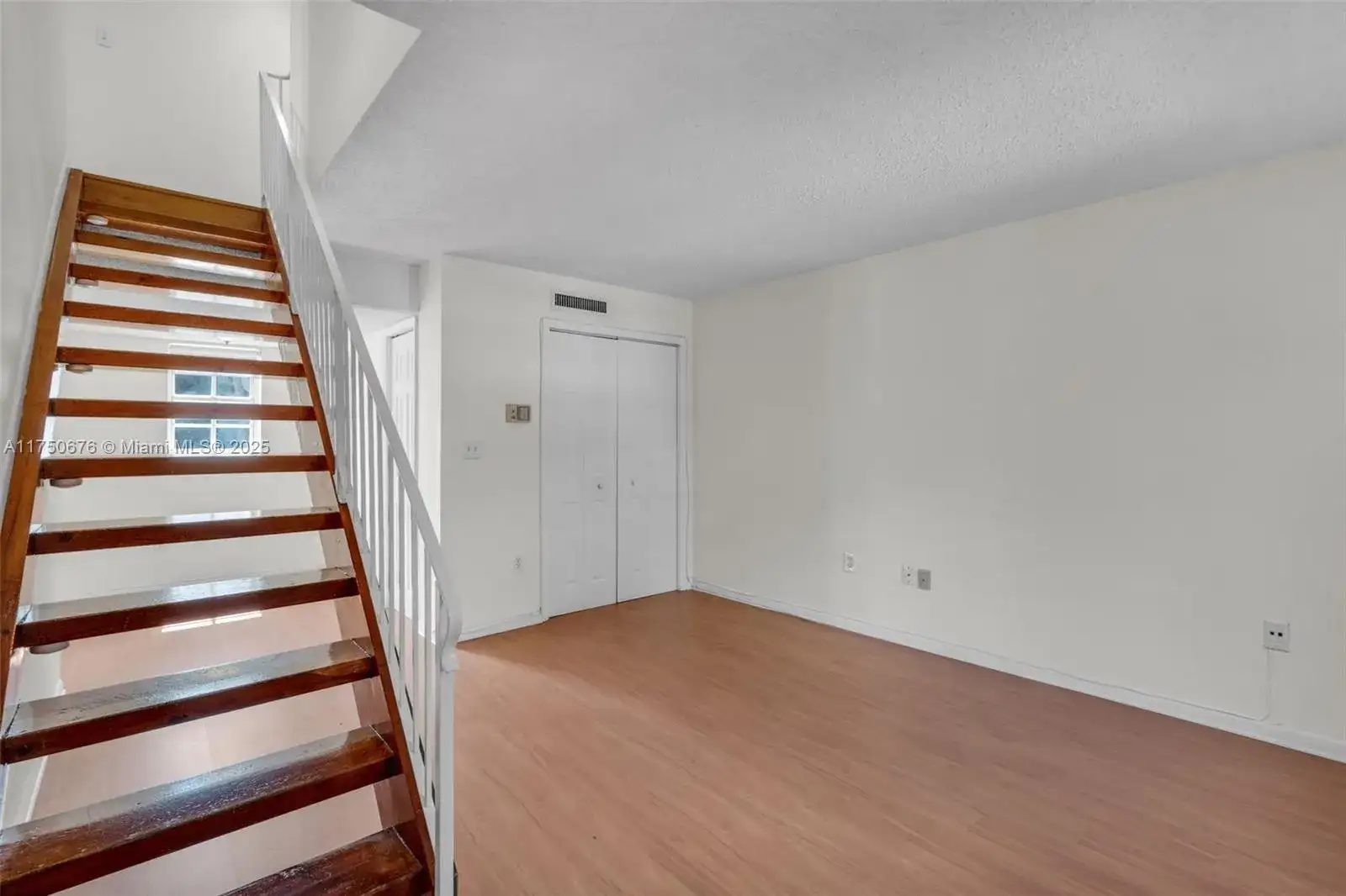29 Santillane Ave # 7, Coral Gables FL 33134 photo 5