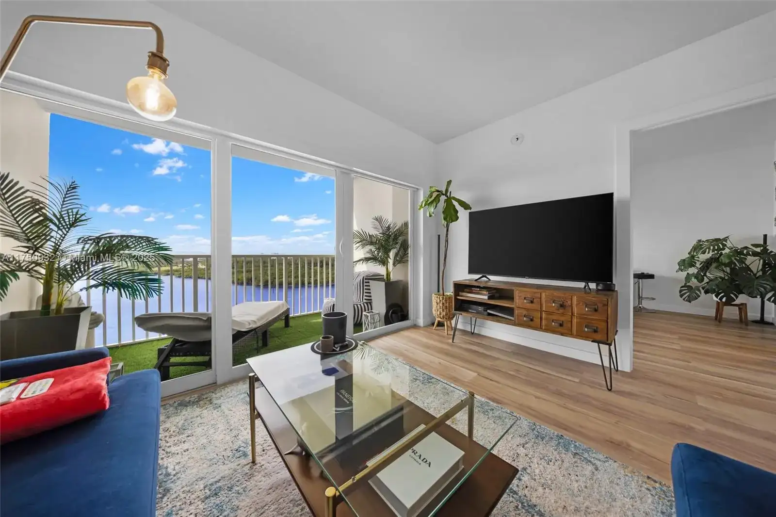 300 Bayview Dr # 1614, Sunny Isles Beach FL 33160 photo 3