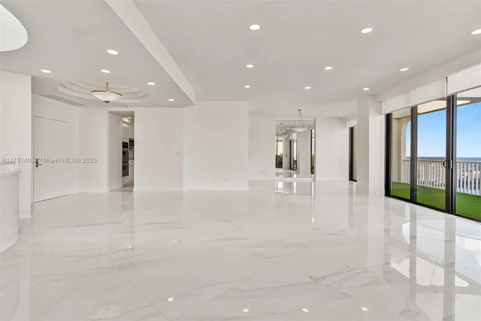 2000 Island Blvd # 5, Aventura FL 33160