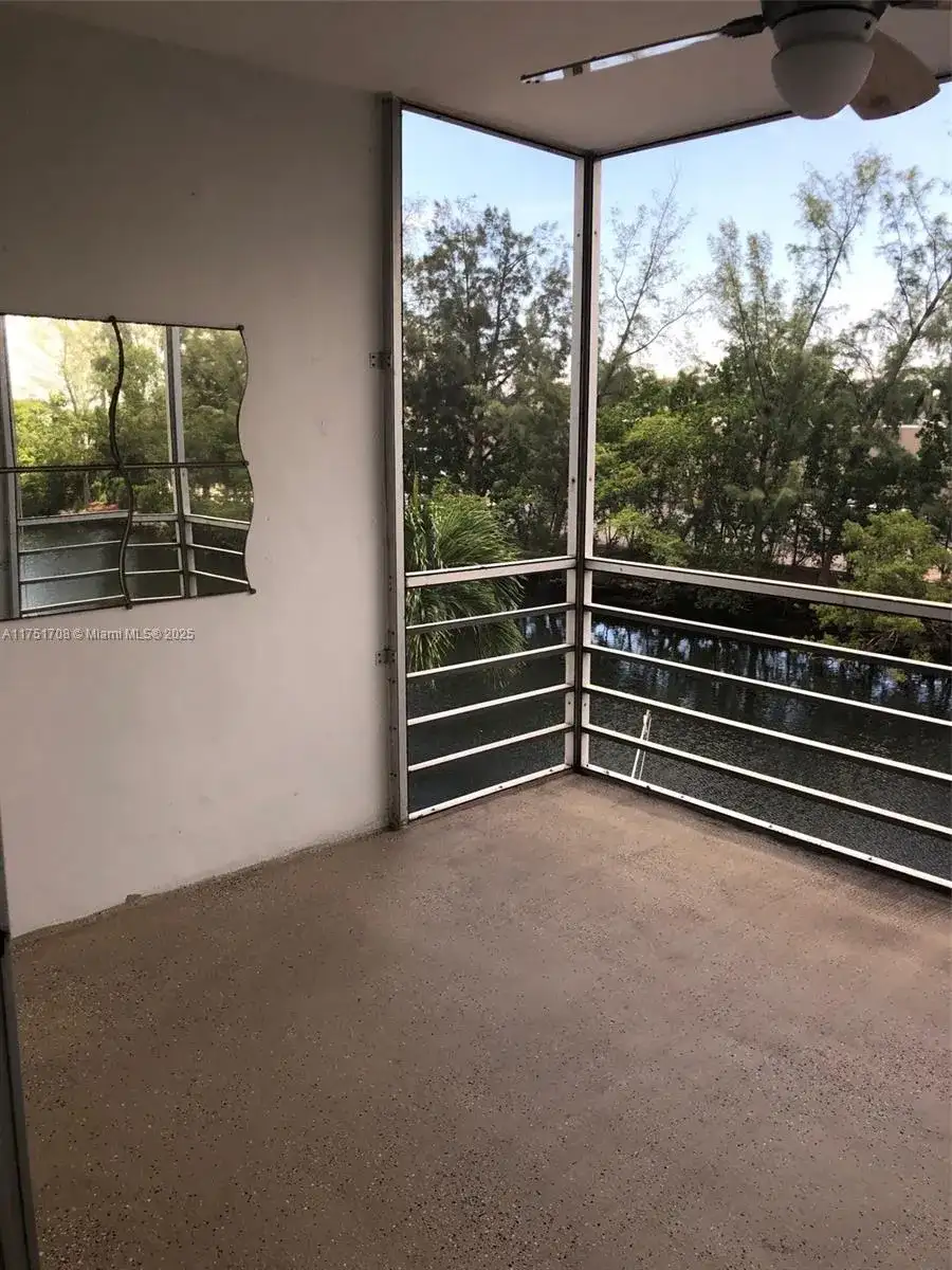 3660 NE 166th St # 305, North Miami Beach FL 33160 photo 4