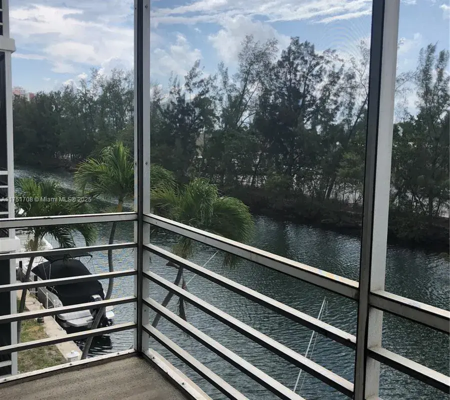 3660 NE 166th St # 305, North Miami Beach FL 33160