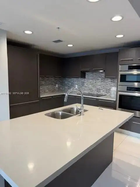 7661 NW 107th Ave # 512, Doral FL 33178 photo 3