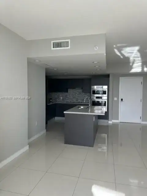 7661 NW 107th Ave # 512, Doral FL 33178 photo 4