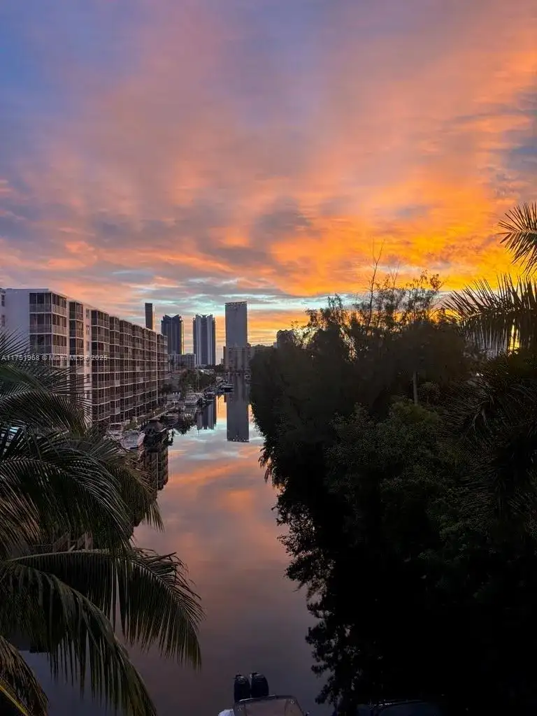16531 NE 35th Ave # 11, North Miami Beach FL 33160 photo 2