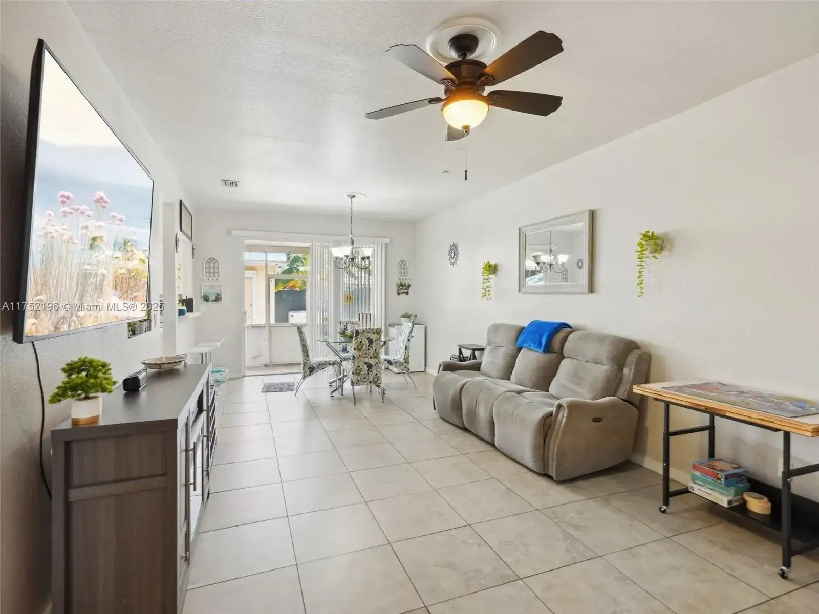 75 SW 15th Rd, Homestead FL 33030 photo 2