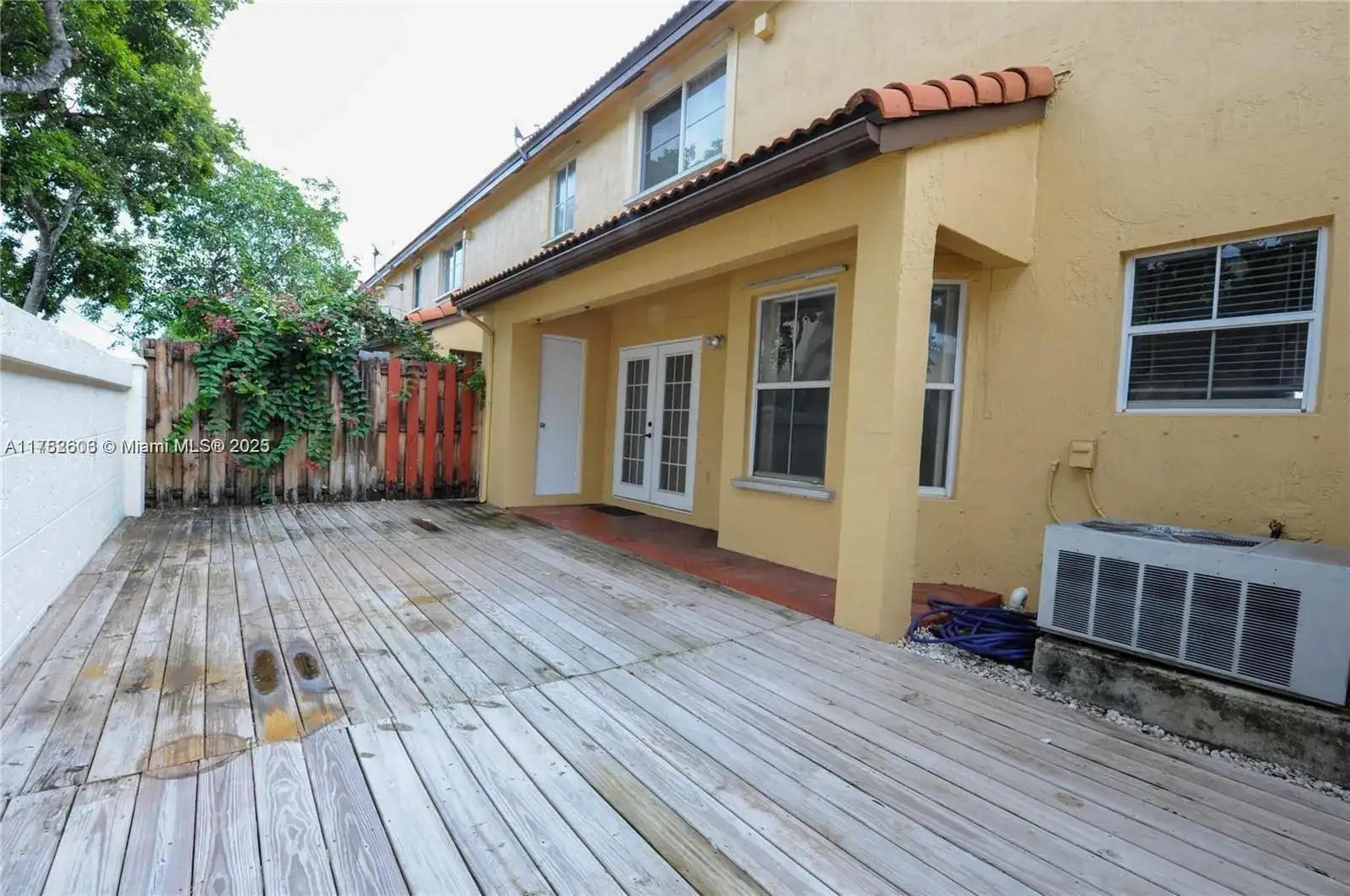 13973 N Forest Oak Cir, Davie FL 33325 photo 2