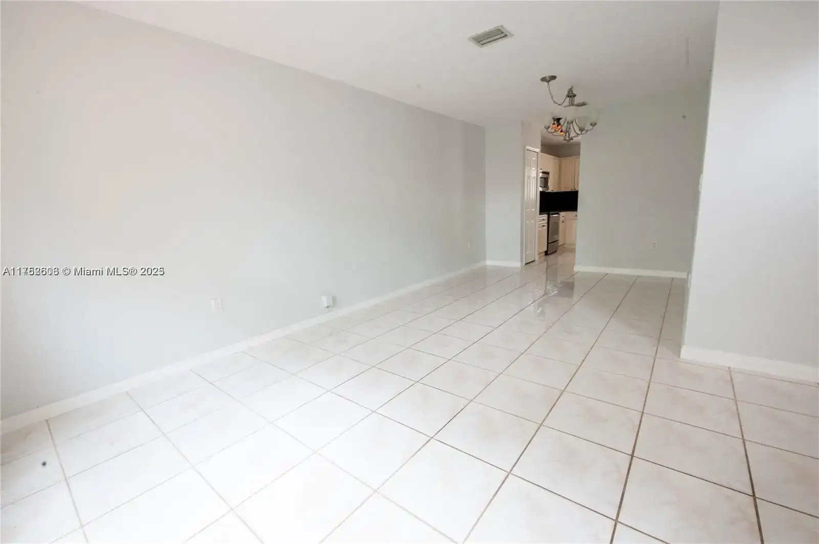 13973 N Forest Oak Cir, Davie FL 33325 photo 5