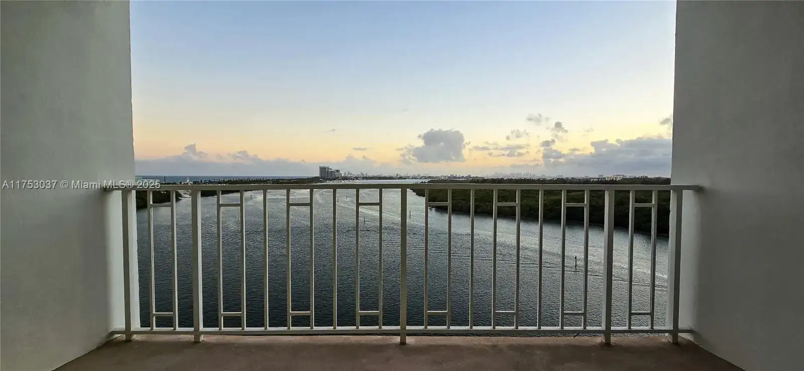 500 Bayview Dr # 1120, Sunny Isles Beach FL 33160 photo 4