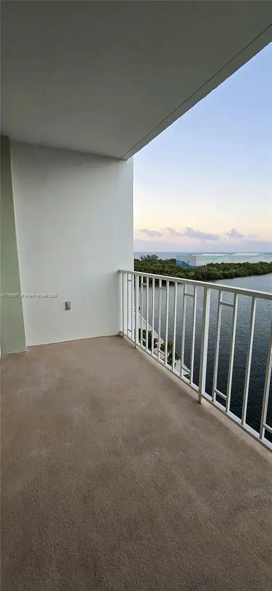 500 Bayview Dr # 1120, Sunny Isles Beach FL 33160 photo 5