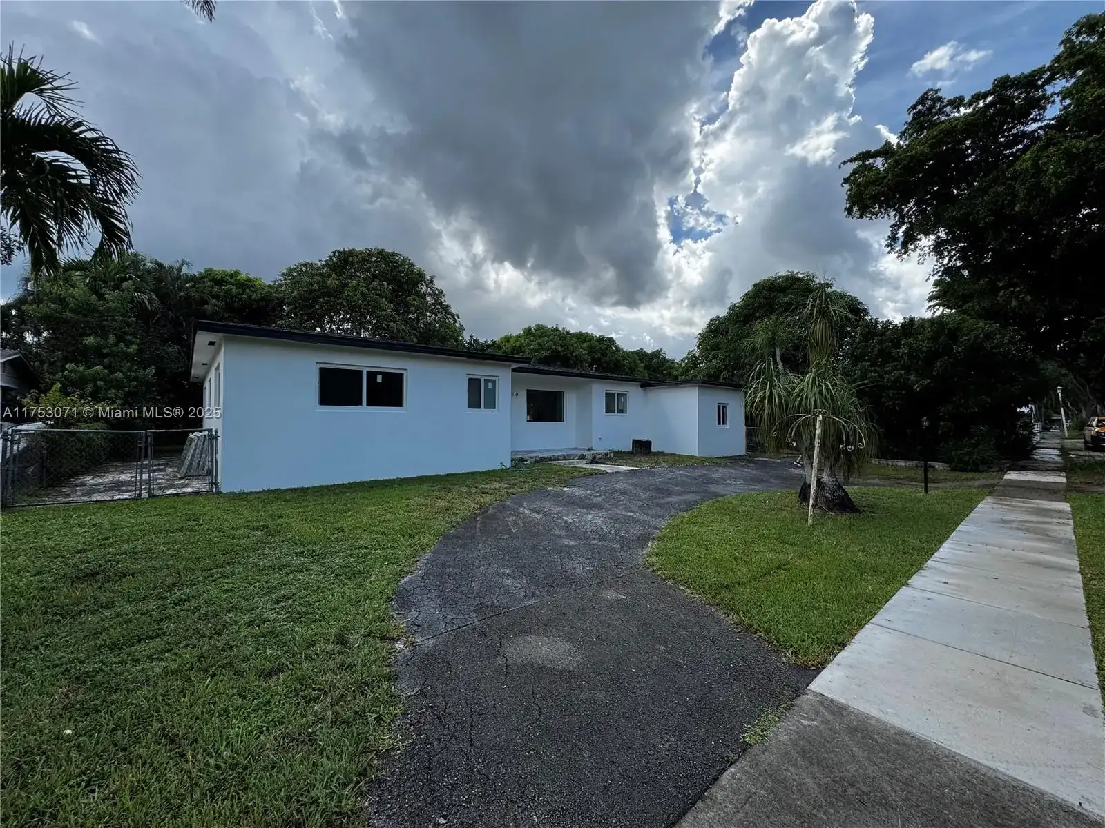 110 NE 132nd St, North Miami FL 33161 photo 2
