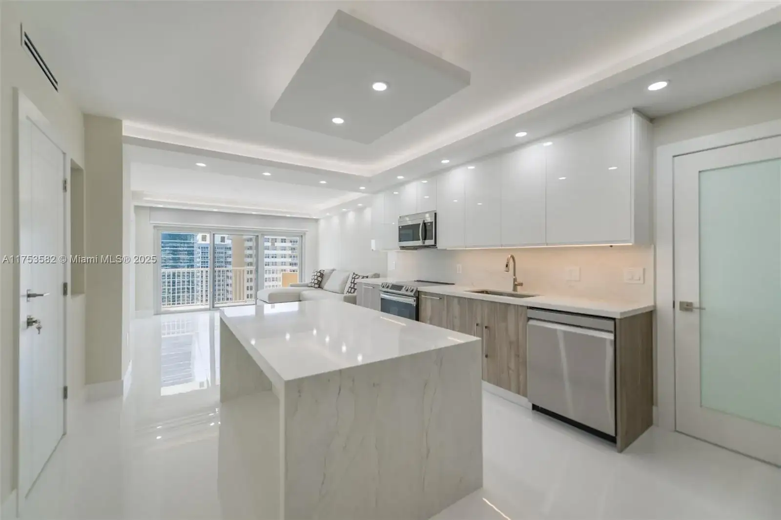 1950 S Ocean Dr # 20L, Hallandale Beach FL 33009 photo 2