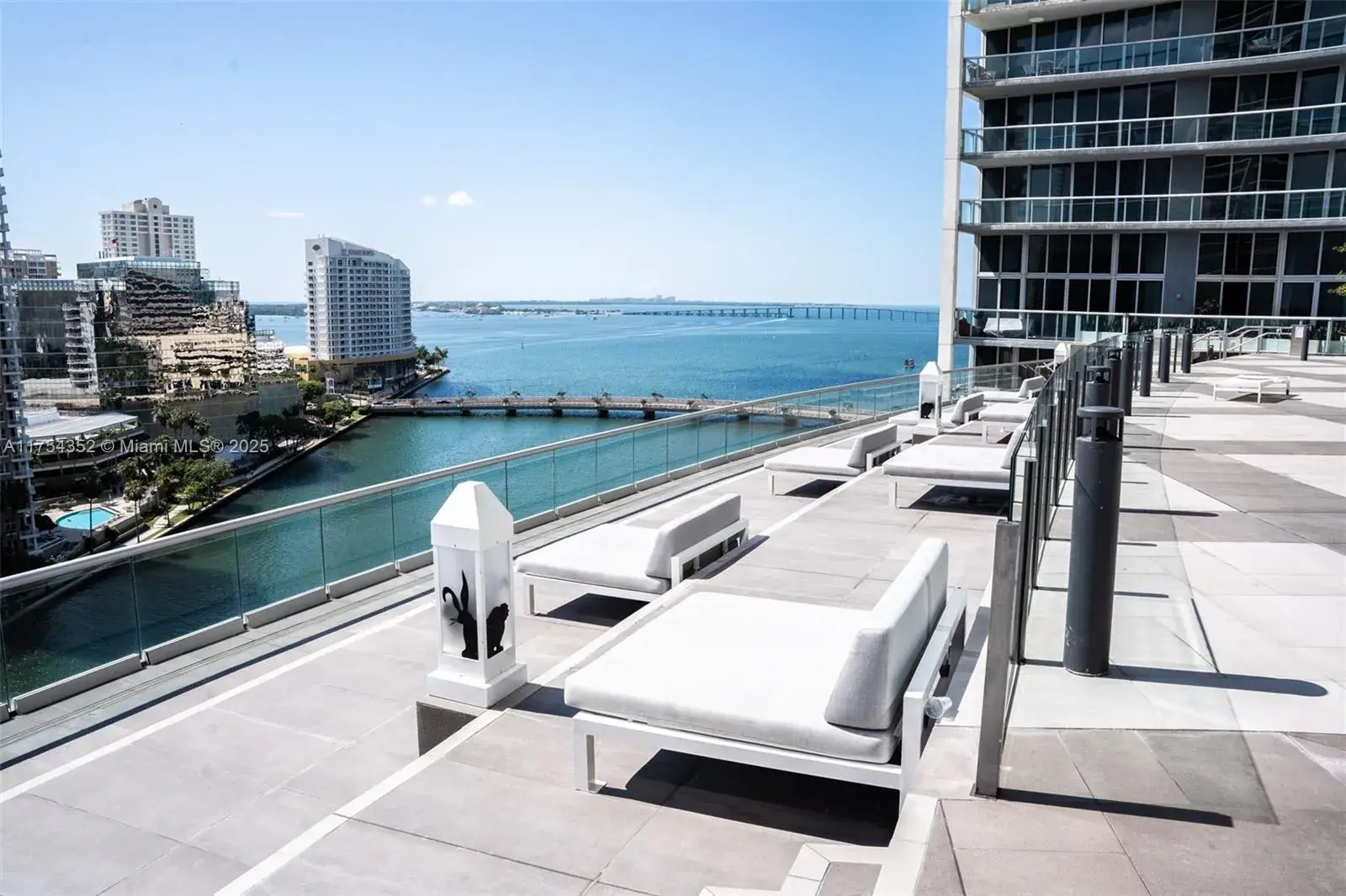 485 Brickell Ave # 2805, Miami FL 33131 photo 4