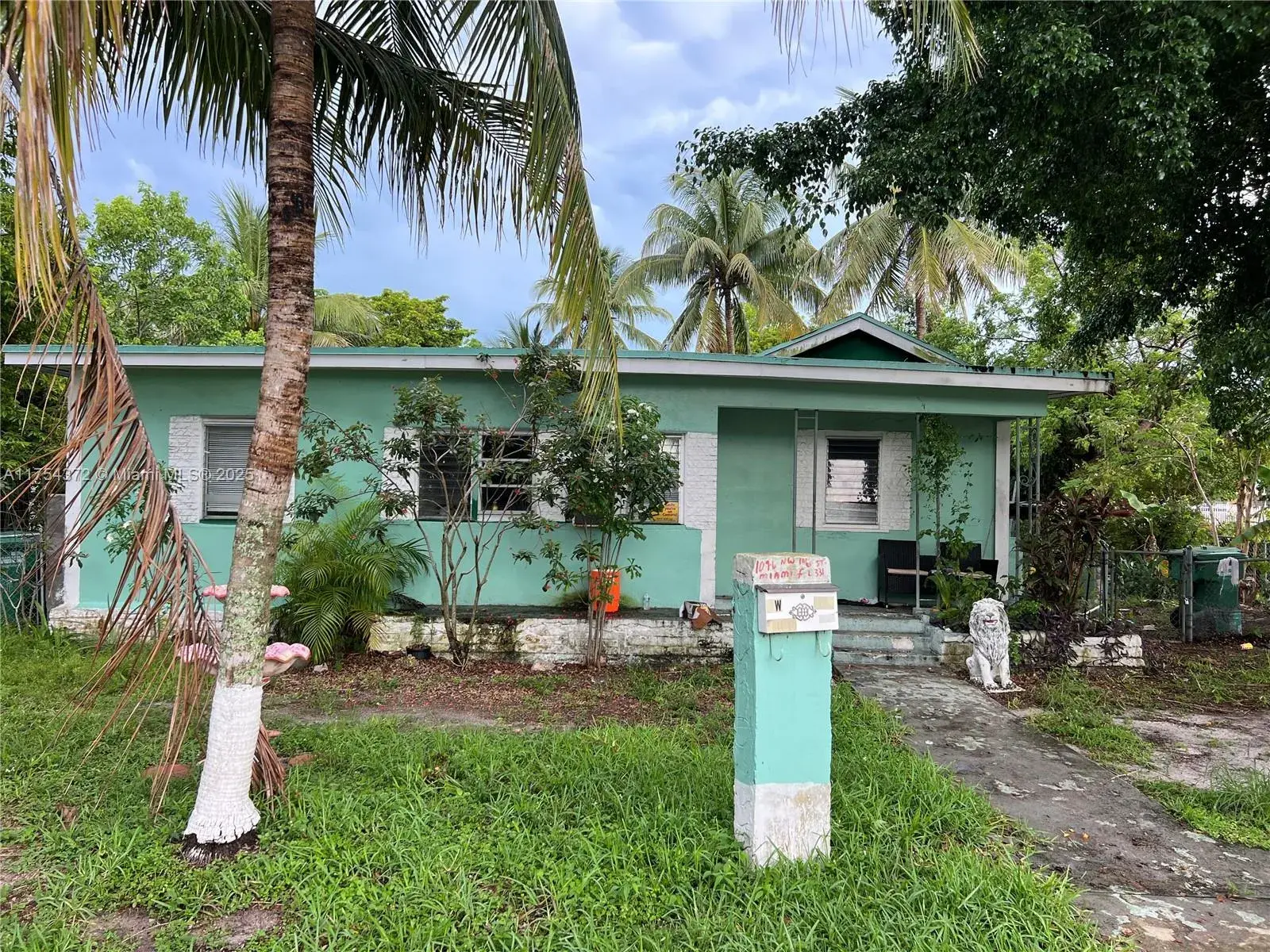 1096 NW 106th St, Miami FL 33150