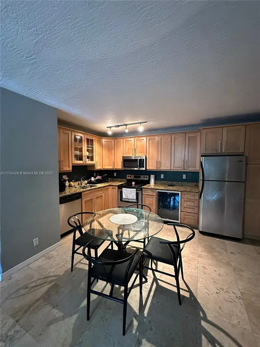 530 NE 15th Ct # 1, Fort Lauderdale FL 33304