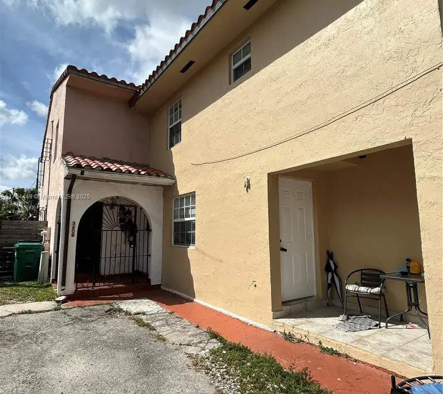 3806 SW 84th Ave, Miami FL 33155