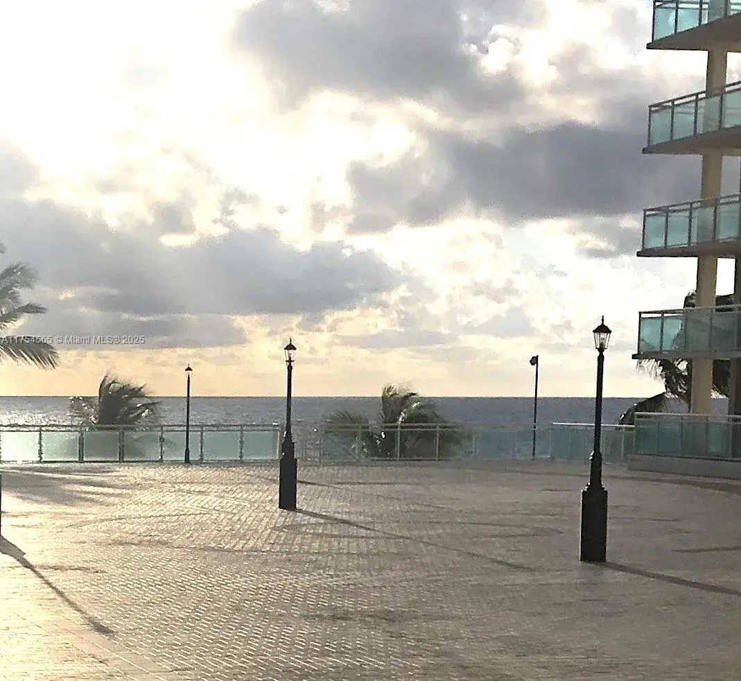 3900 Galt Ocean Dr # 111, Fort Lauderdale FL 33308