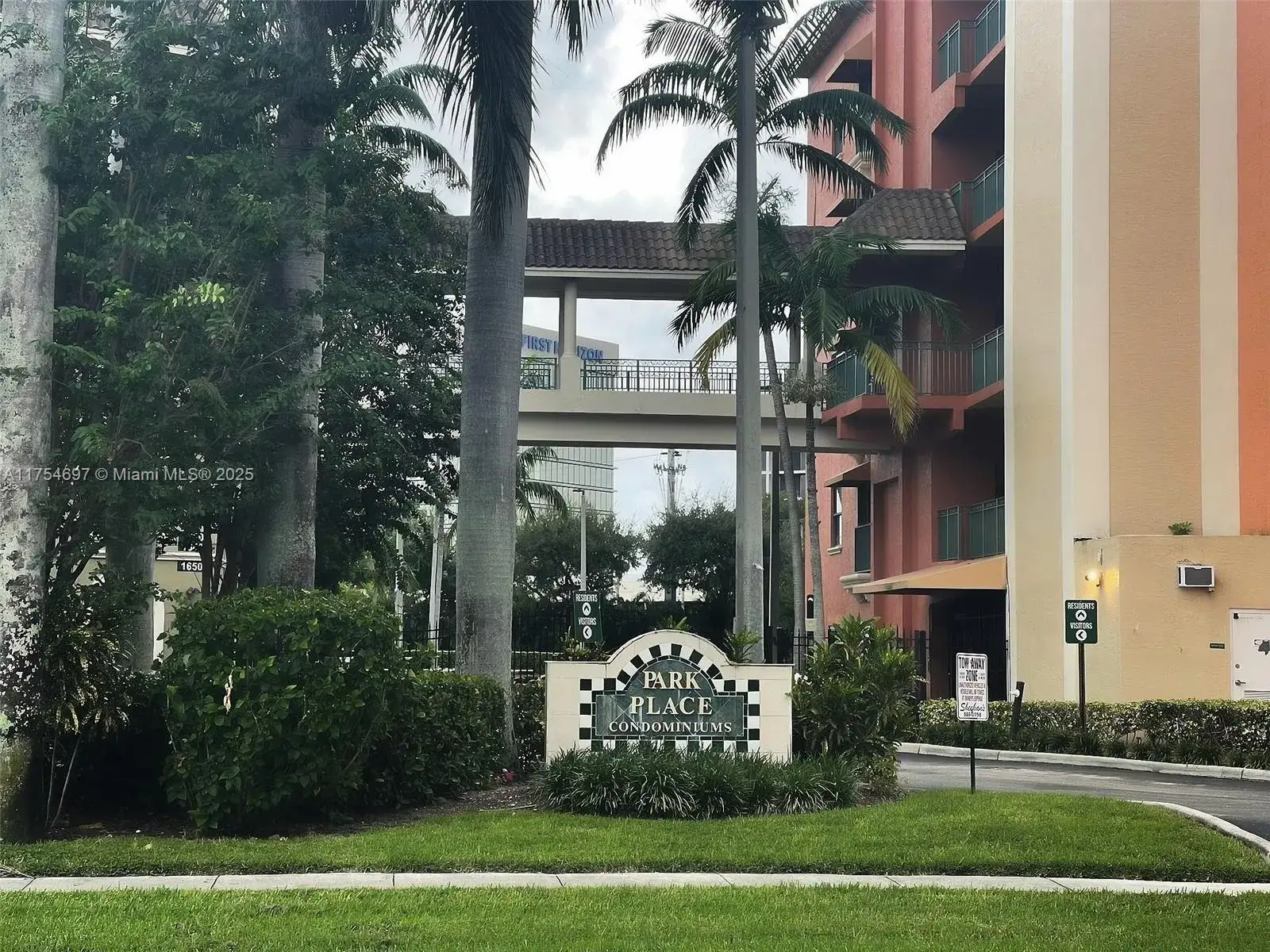 1610 Presidential Way # 205, West Palm Beach FL 33401