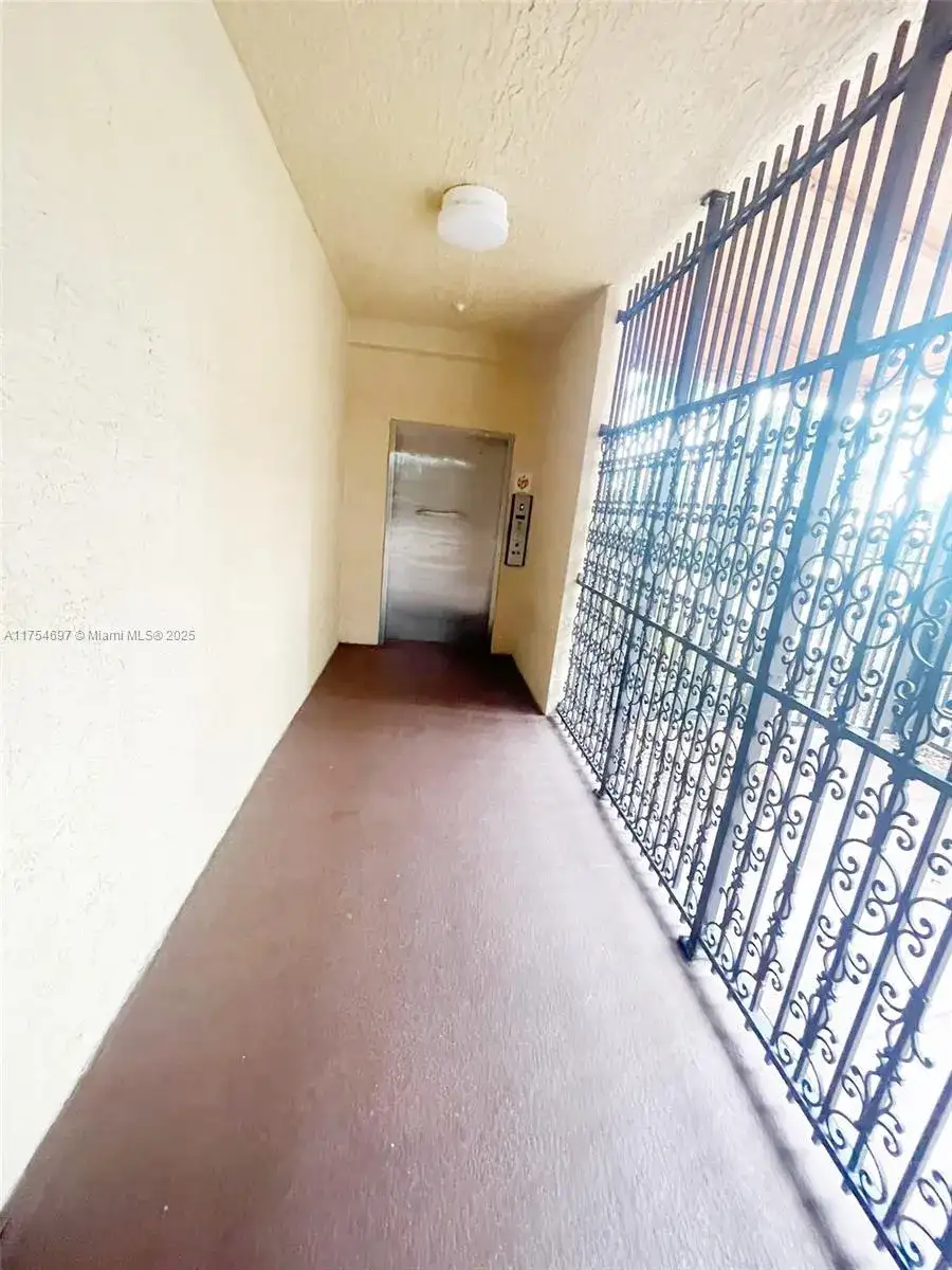 1610 Presidential Way # 205, West Palm Beach FL 33401 photo 5